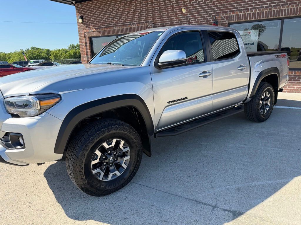 2023 Toyota Tacoma Image 2