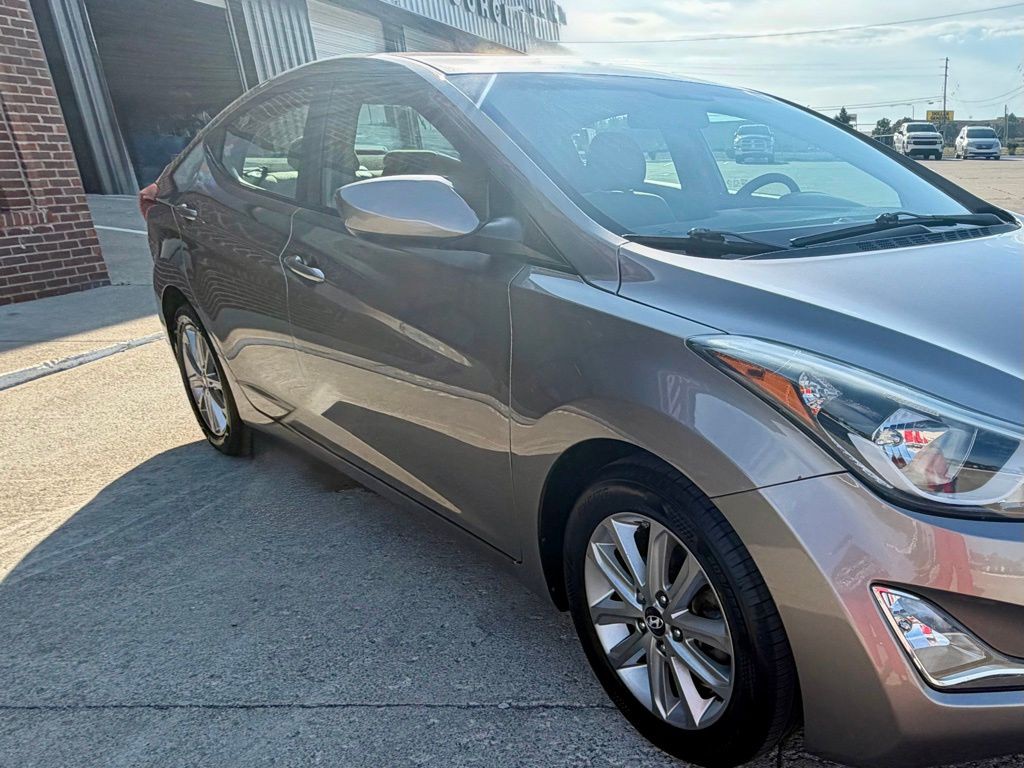 2016 Hyundai Elantra Image 3
