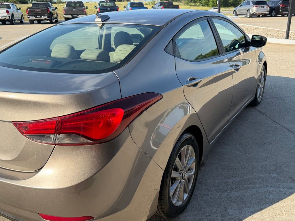 2016 Hyundai Elantra Image 6