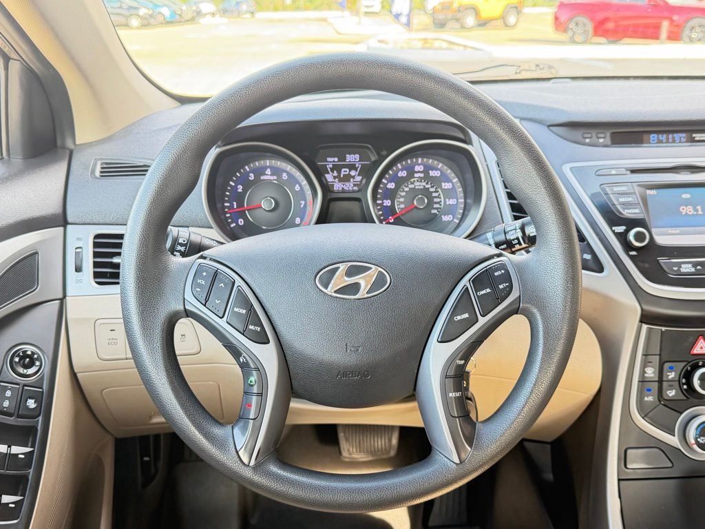 2016 Hyundai Elantra Image 16