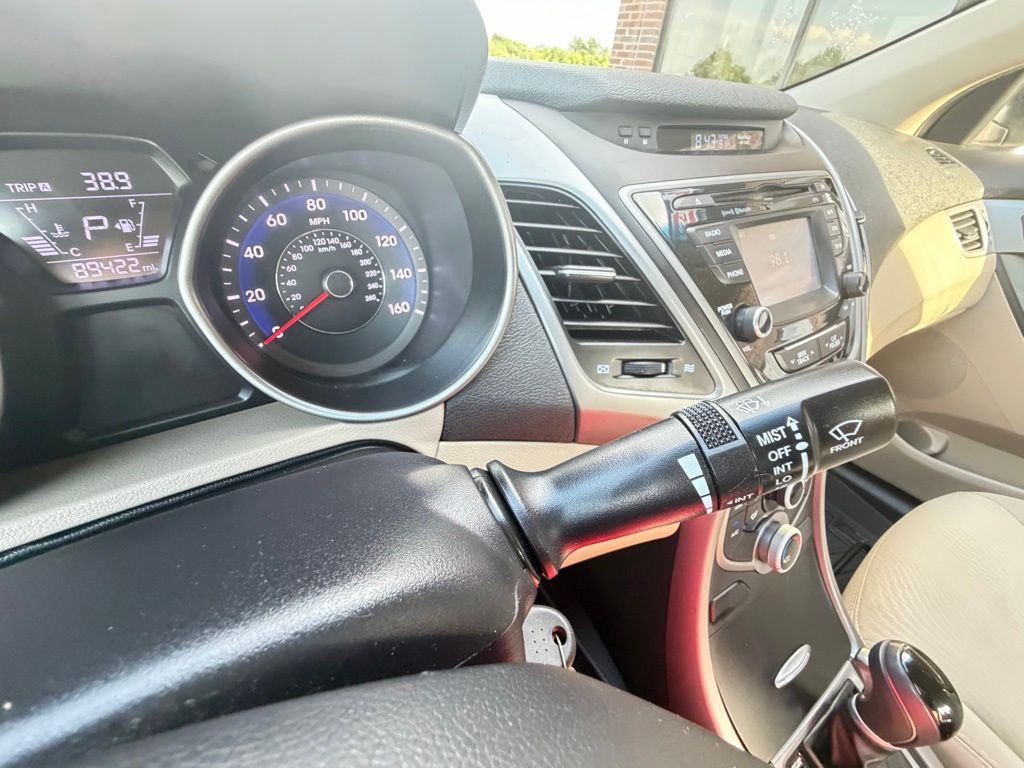 2016 Hyundai Elantra Image 22
