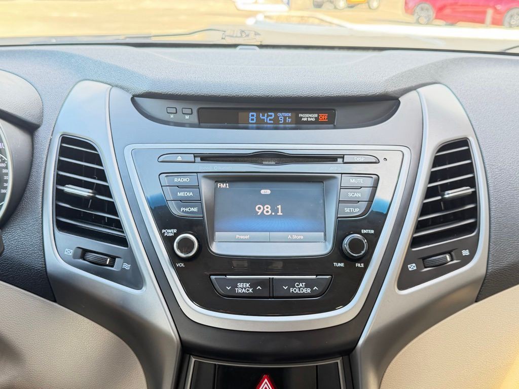 2016 Hyundai Elantra Image 26
