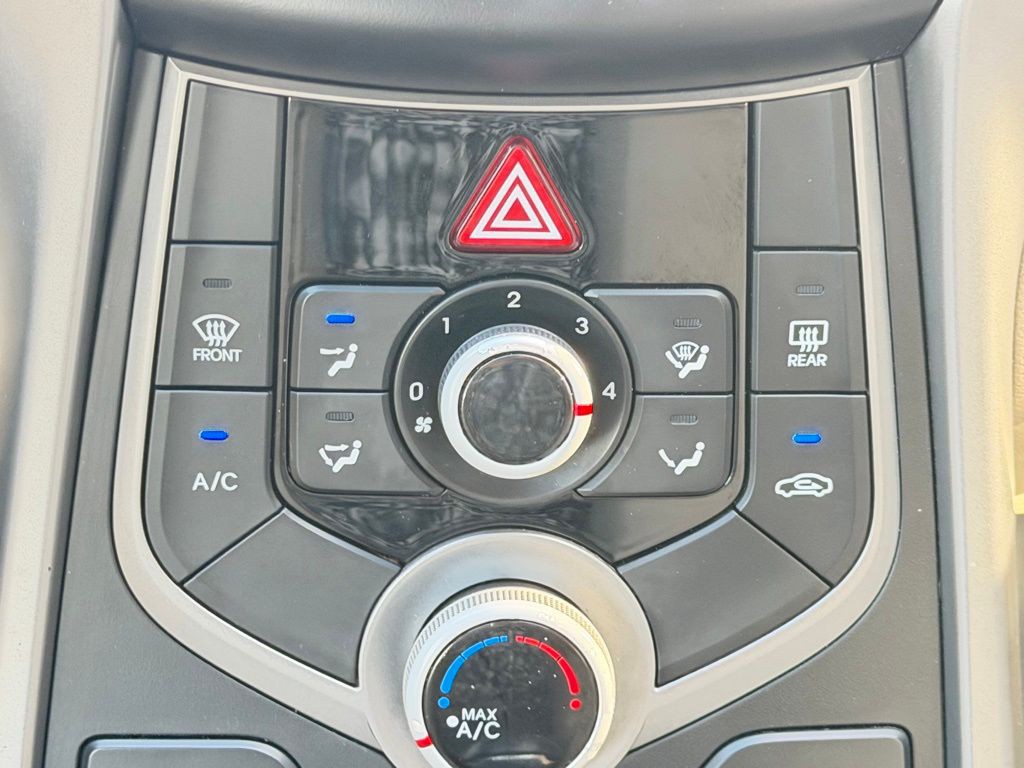 2016 Hyundai Elantra Image 29