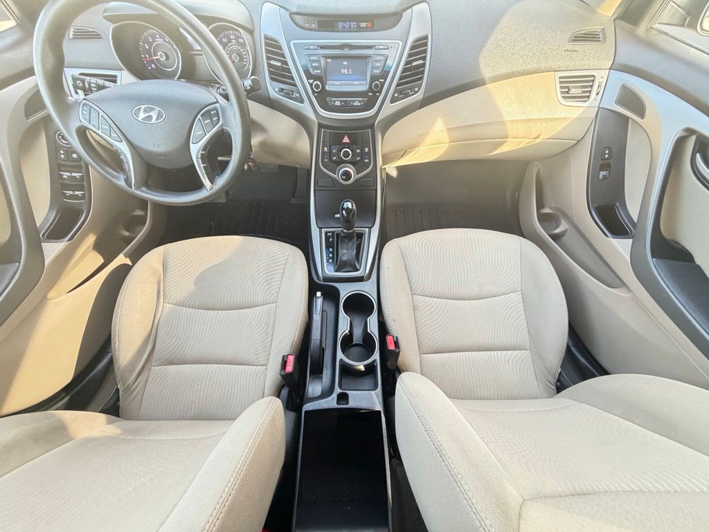 2016 Hyundai Elantra Image 34