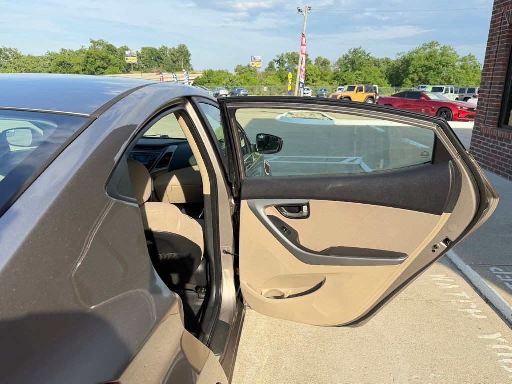 2016 Hyundai Elantra Image 47