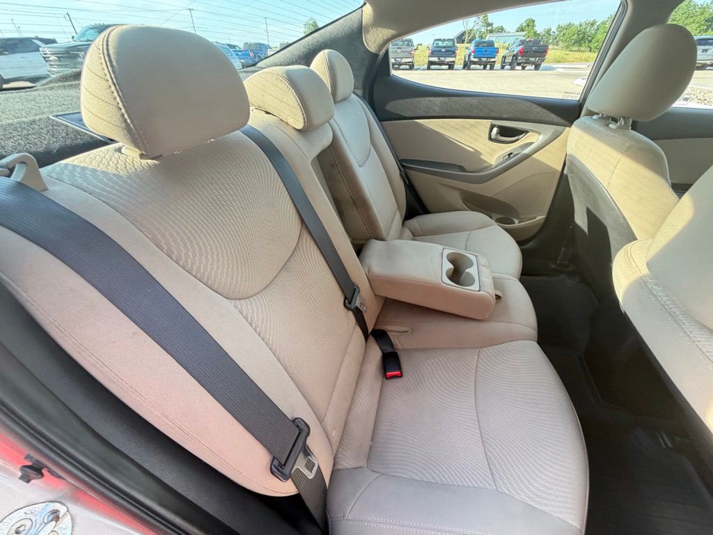 2016 Hyundai Elantra Image 50