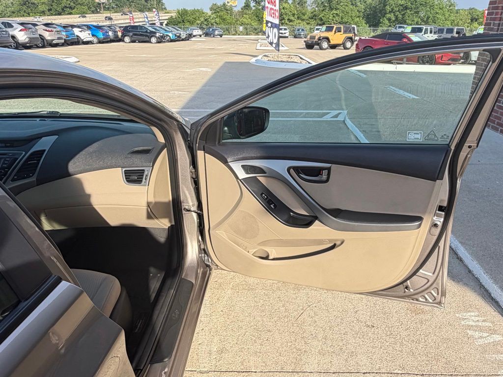 2016 Hyundai Elantra Image 51