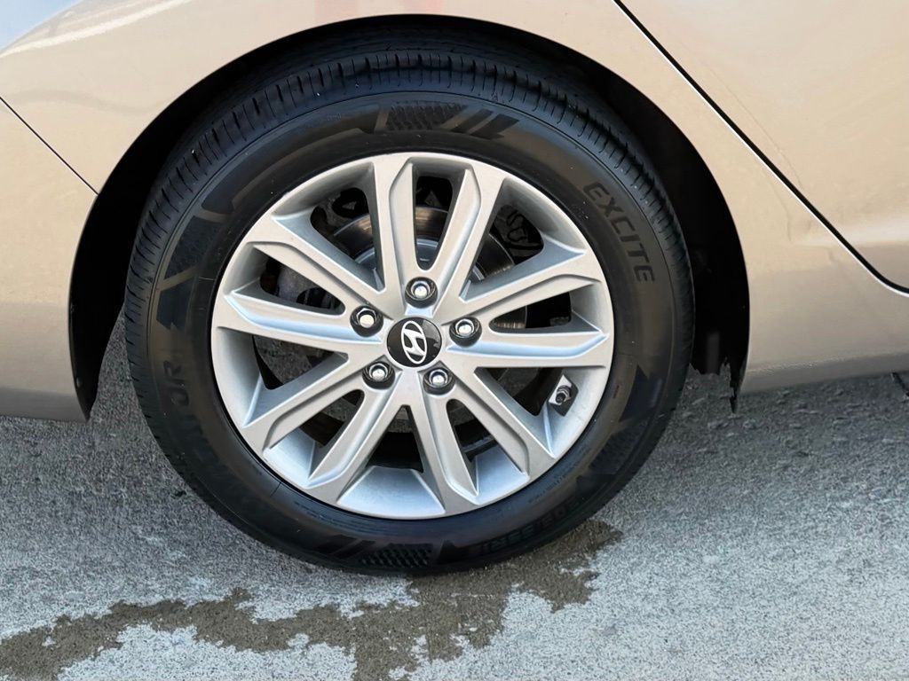 2016 Hyundai Elantra Image 56