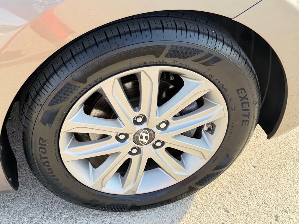 2016 Hyundai Elantra Image 57