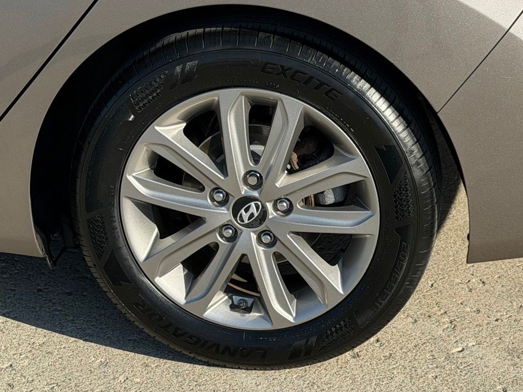 2016 Hyundai Elantra Image 58