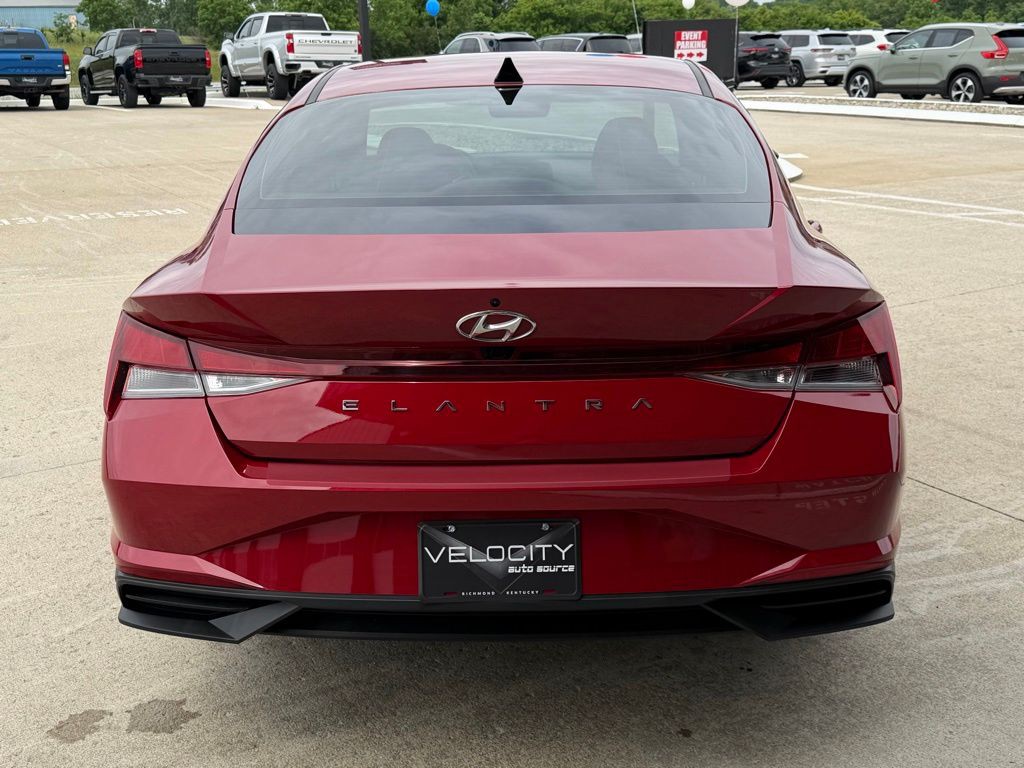 2023 Hyundai Elantra Image 6