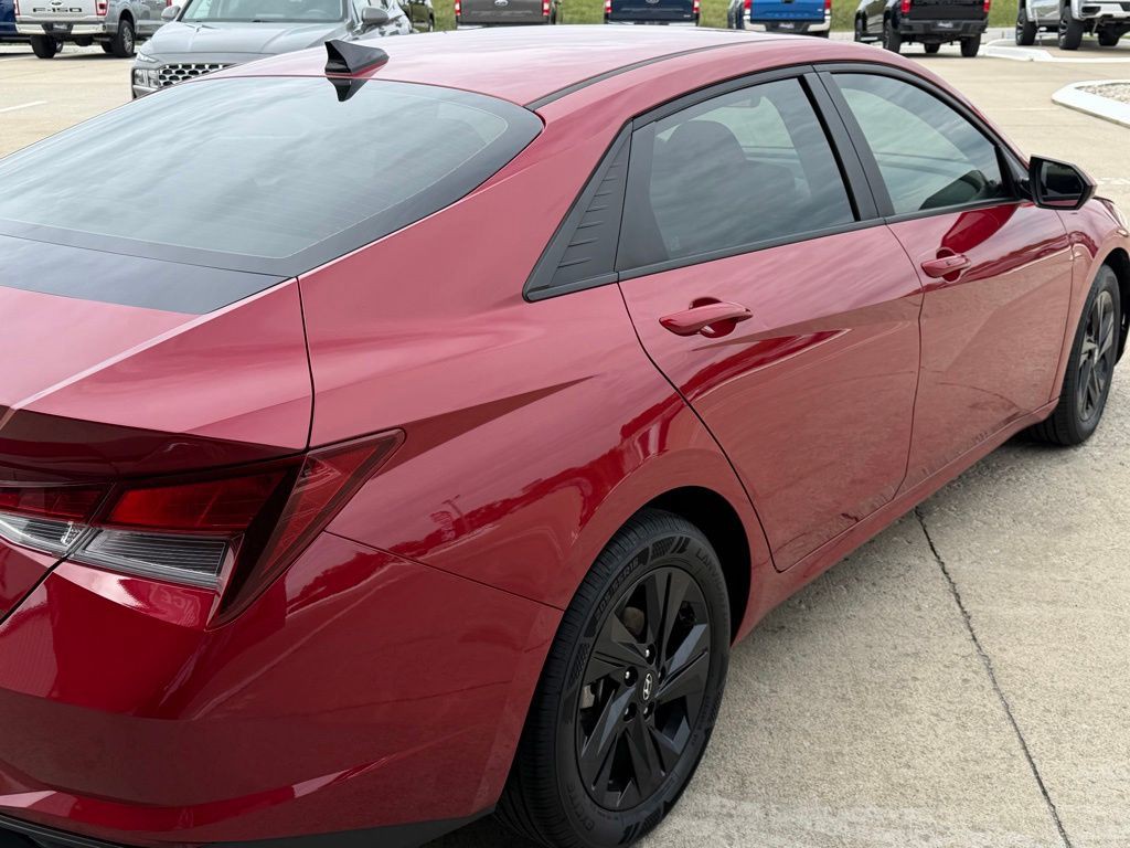 2023 Hyundai Elantra Image 7
