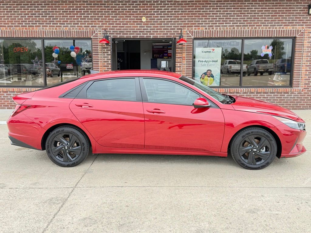 2023 Hyundai Elantra Image 10