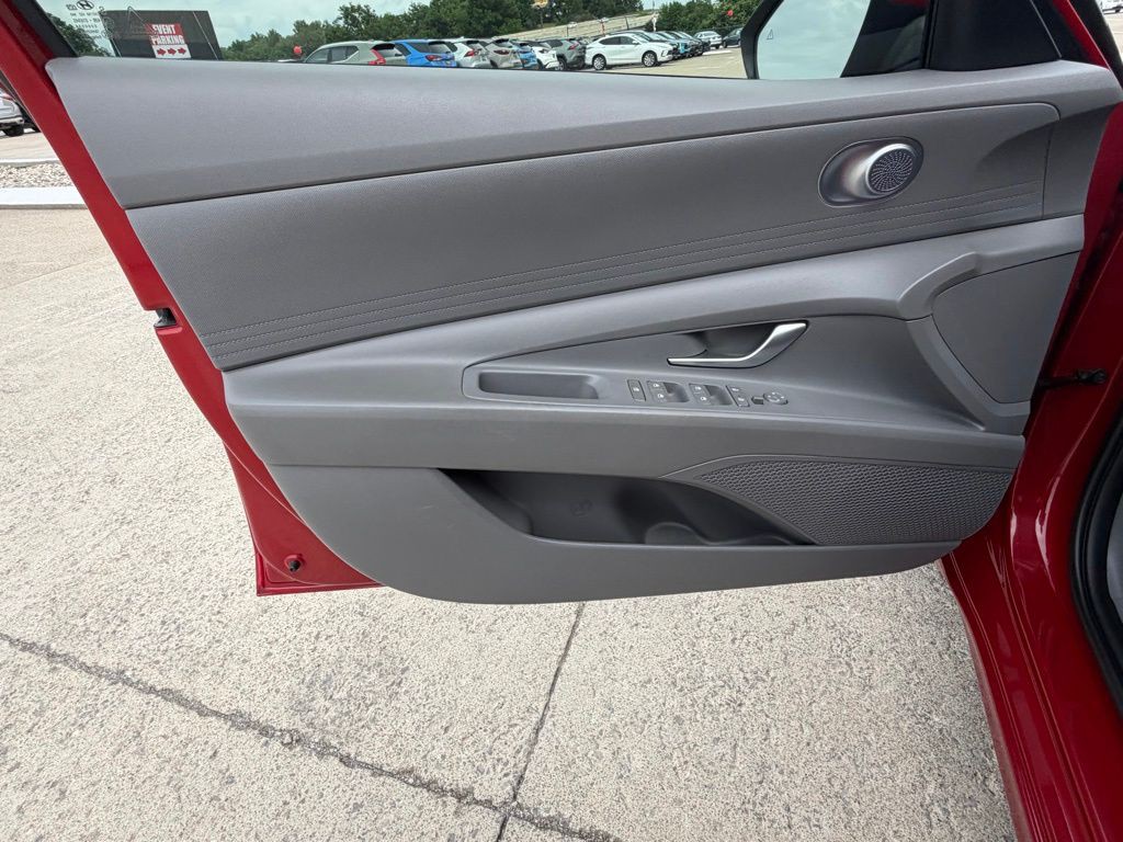2023 Hyundai Elantra Image 14