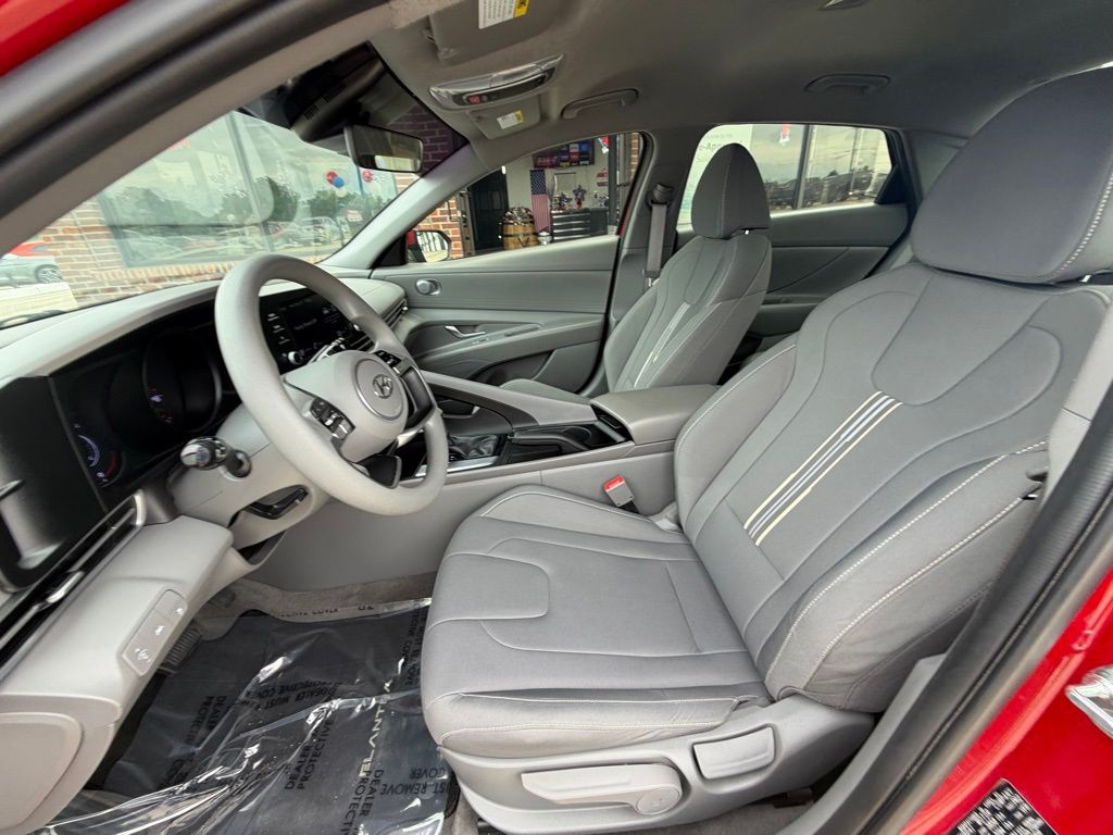 2023 Hyundai Elantra Image 16