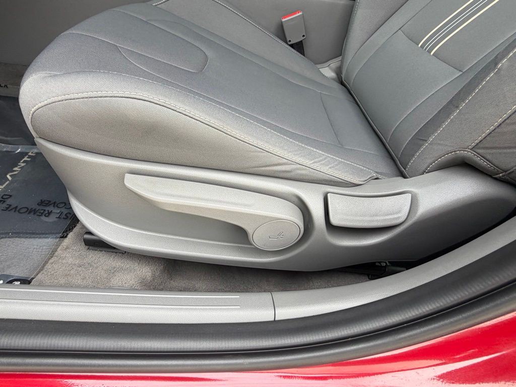 2023 Hyundai Elantra Image 18