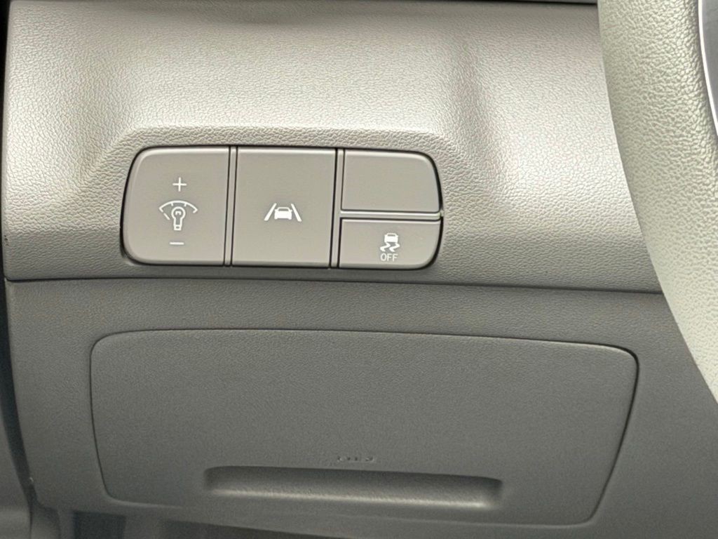 2023 Hyundai Elantra Image 26