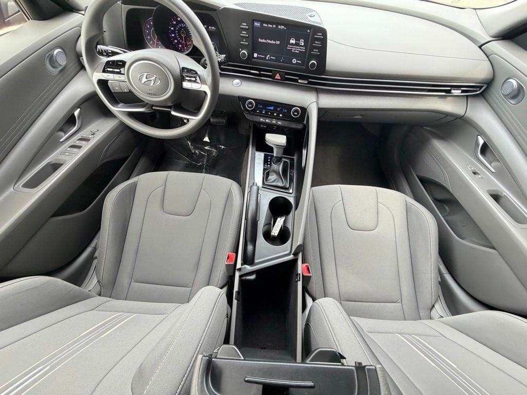 2023 Hyundai Elantra Image 37