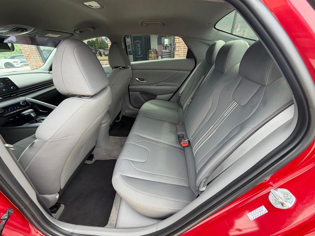 2023 Hyundai Elantra Image 45