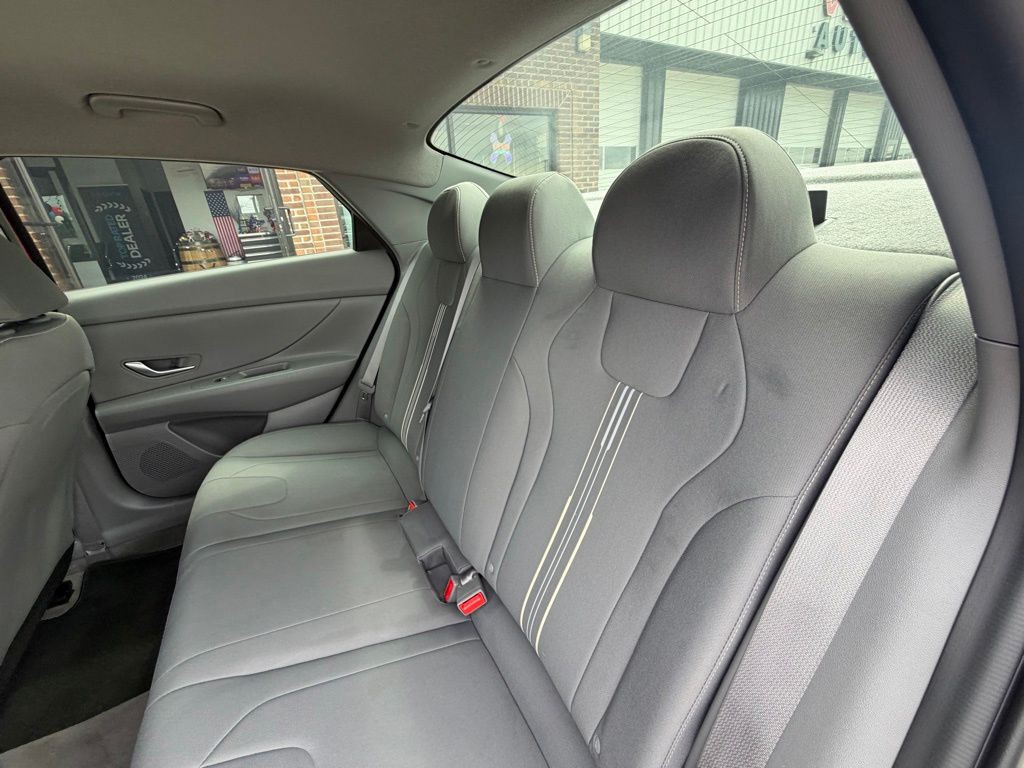 2023 Hyundai Elantra Image 46