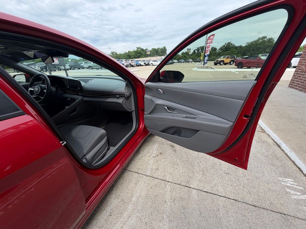 2023 Hyundai Elantra Image 55