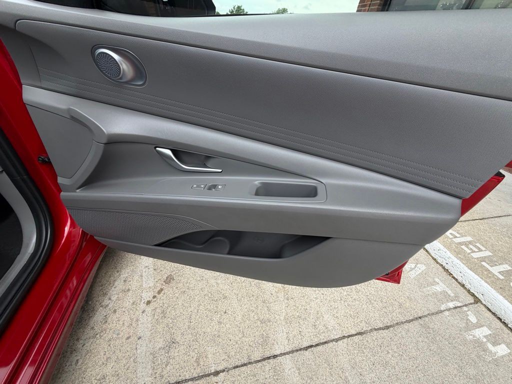 2023 Hyundai Elantra Image 56