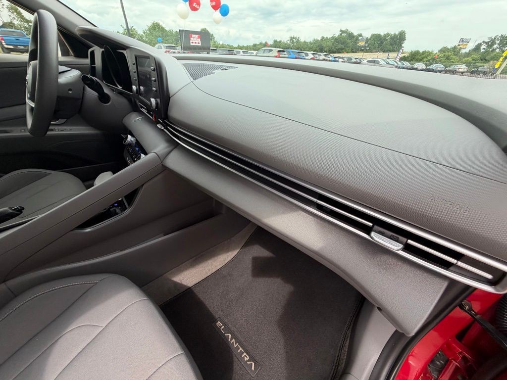 2023 Hyundai Elantra Image 59