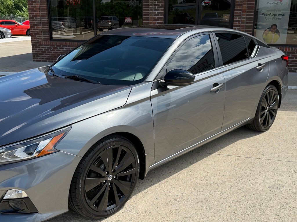 2022 Nissan Altima Image 2