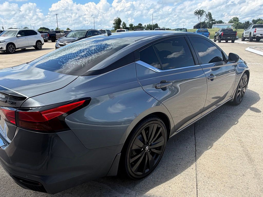 2022 Nissan Altima Image 7