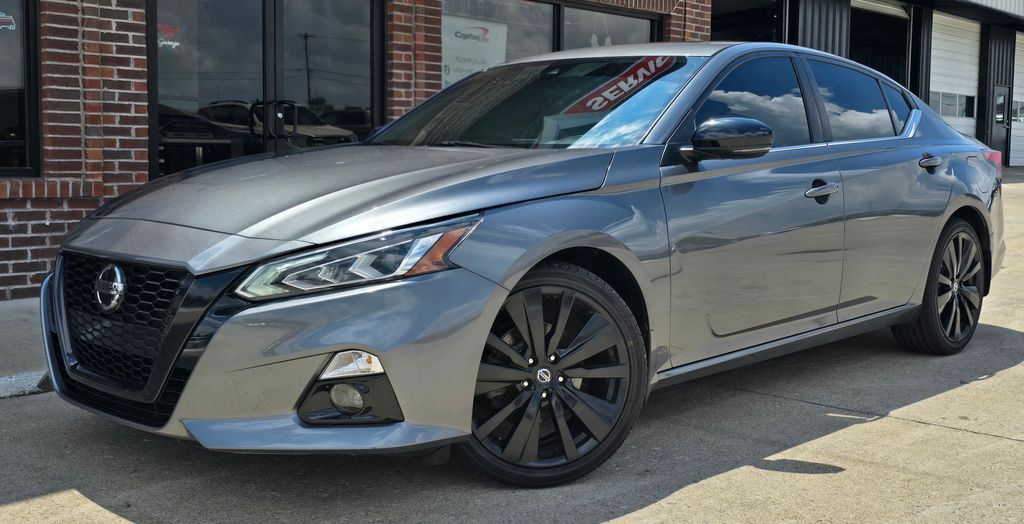2022 Nissan Altima Image 2