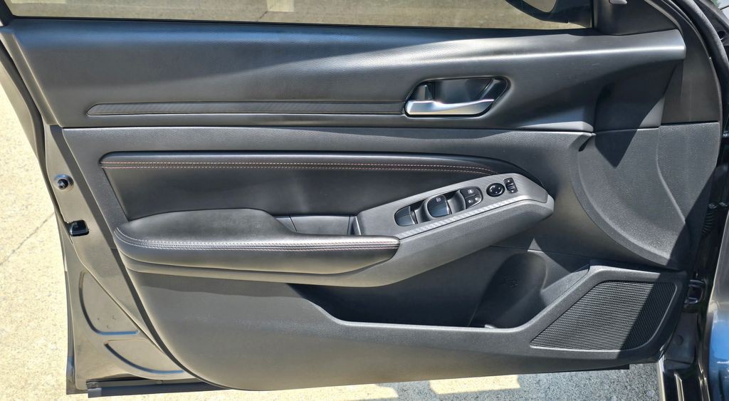 2022 Nissan Altima Image 14
