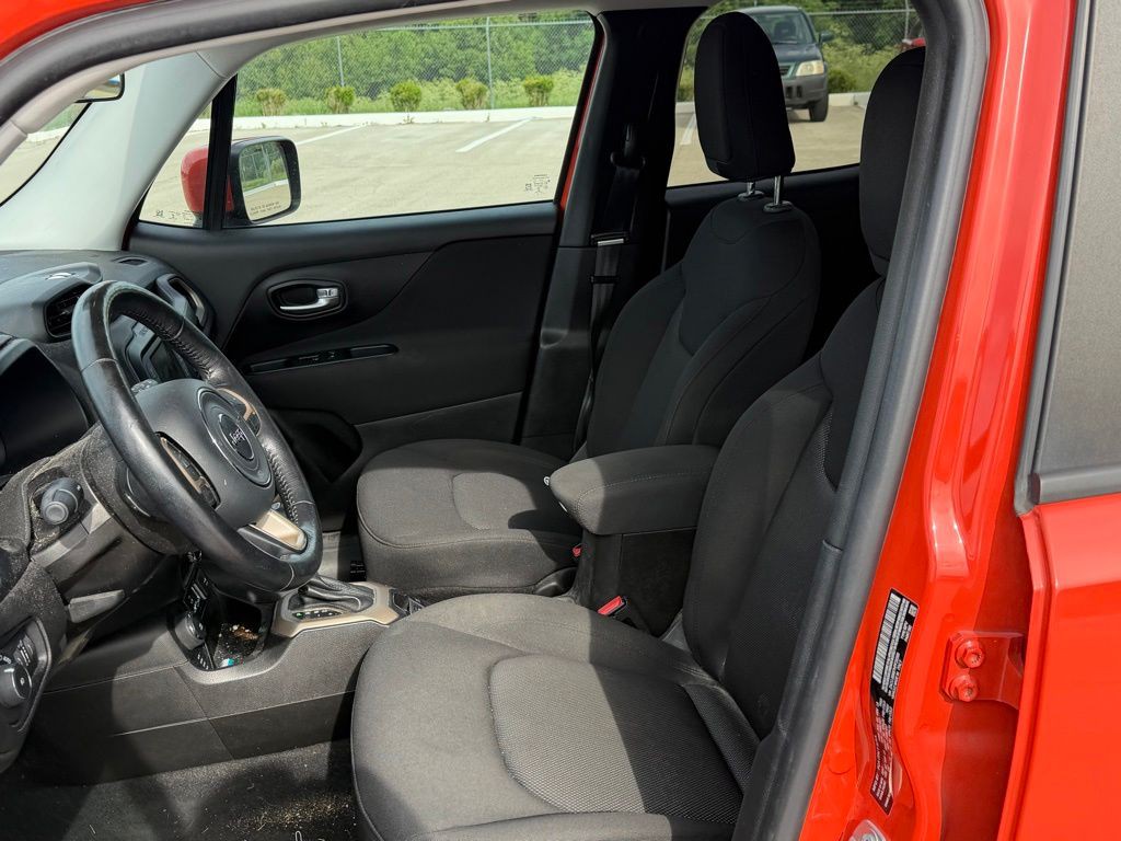 2017 Jeep Renegade Image 13