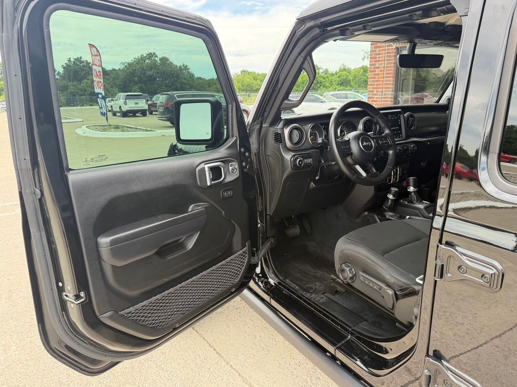 2022 Jeep Wrangler Image 12