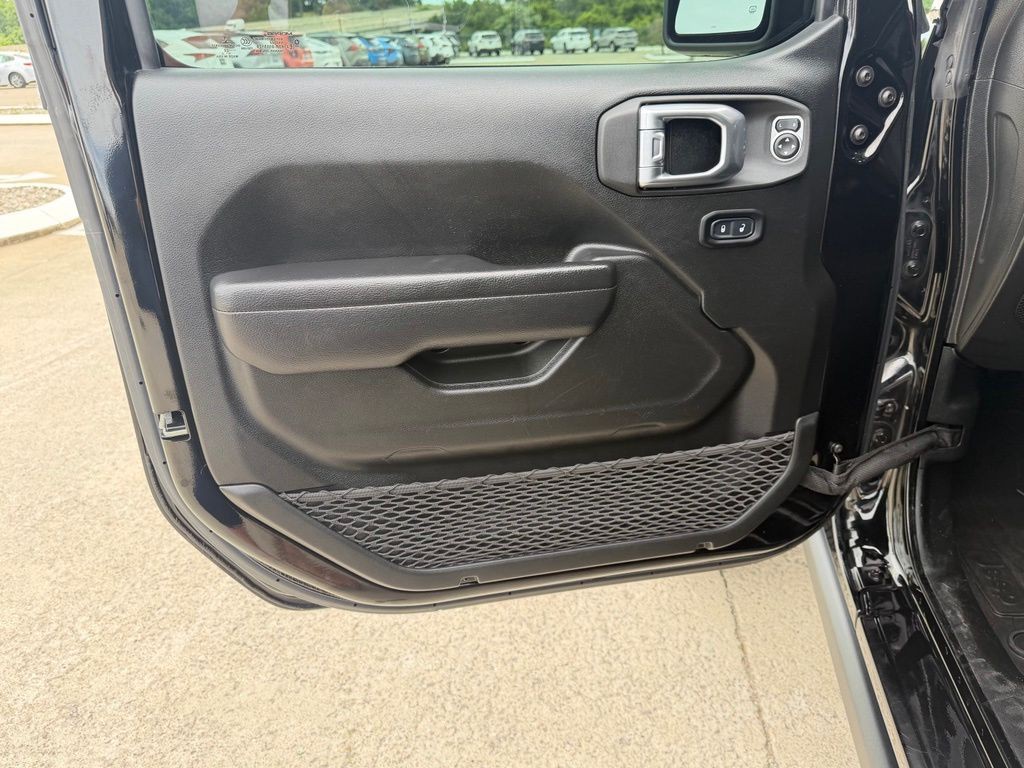 2022 Jeep Wrangler Image 13