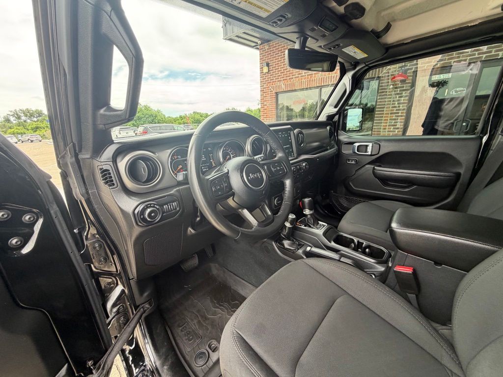 2022 Jeep Wrangler Image 15