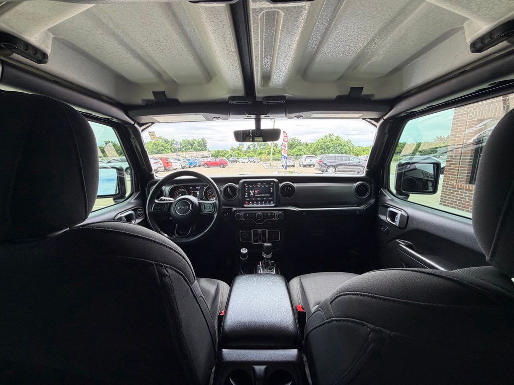 2022 Jeep Wrangler Image 39