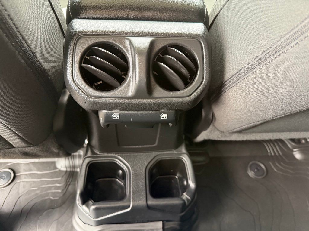 2022 Jeep Wrangler Image 46