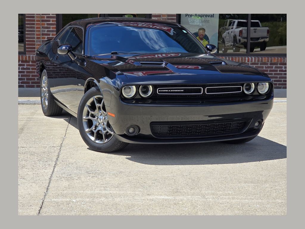 2017 Dodge Challenger Image 1