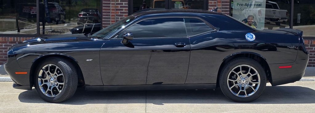 2017 Dodge Challenger Image 4