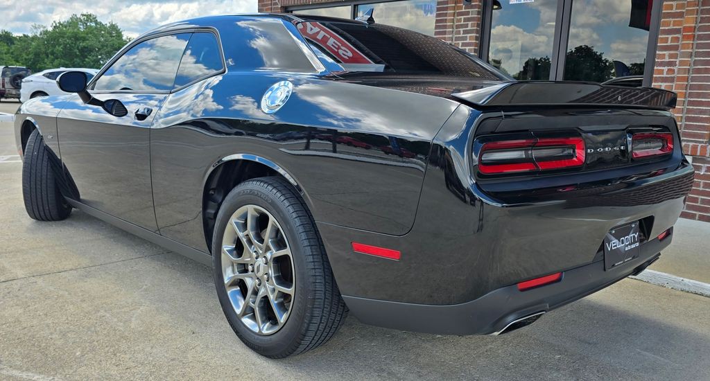2017 Dodge Challenger Image 6