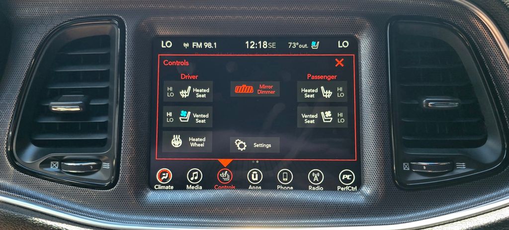 2017 Dodge Challenger Image 25