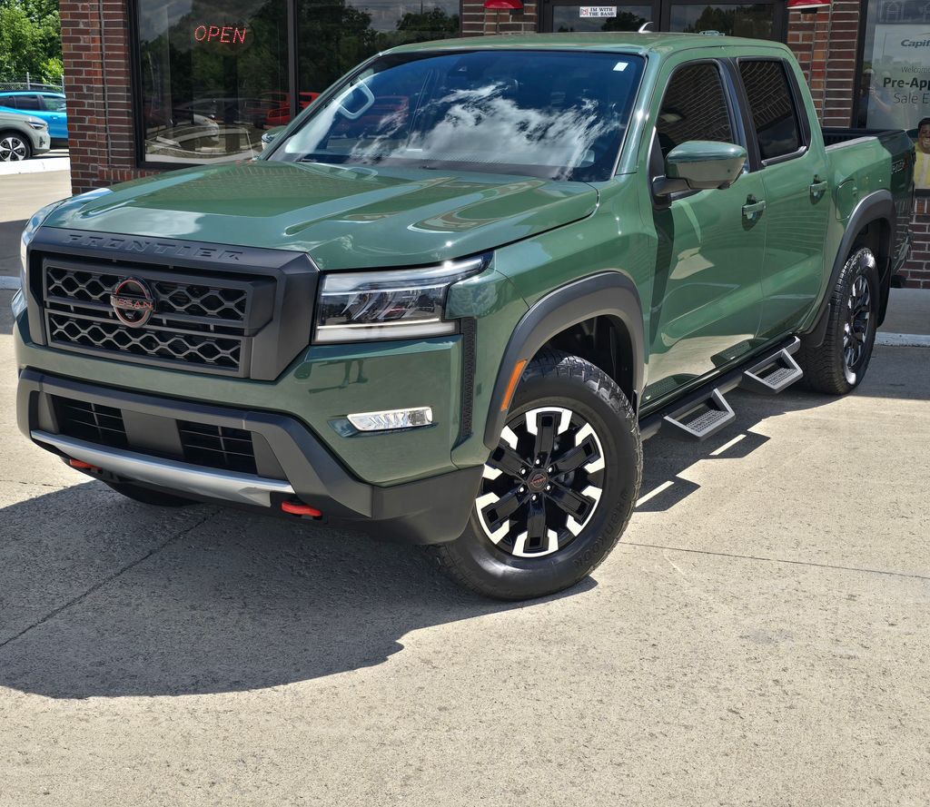 2023 Nissan Frontier Image 1