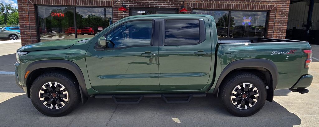 2023 Nissan Frontier Image 3
