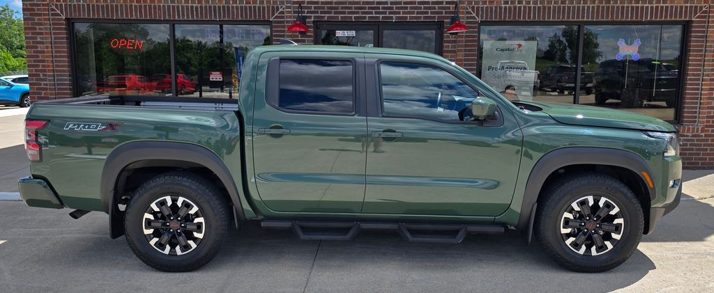 2023 Nissan Frontier Image 8