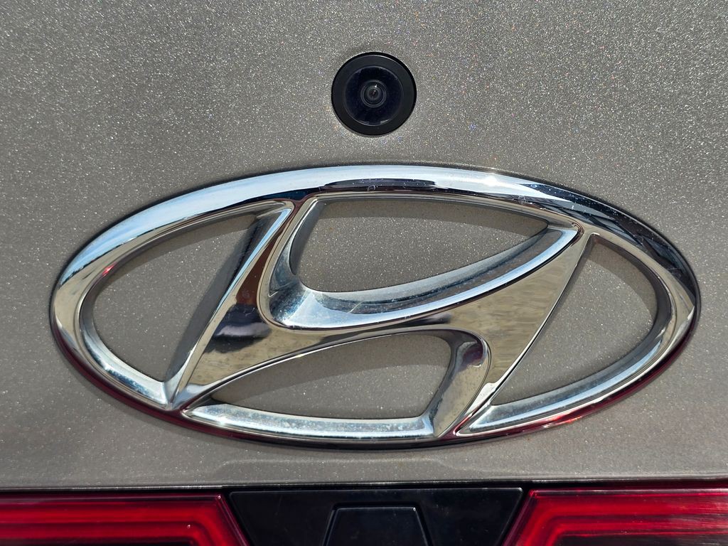 2023 Hyundai Elantra Image 10