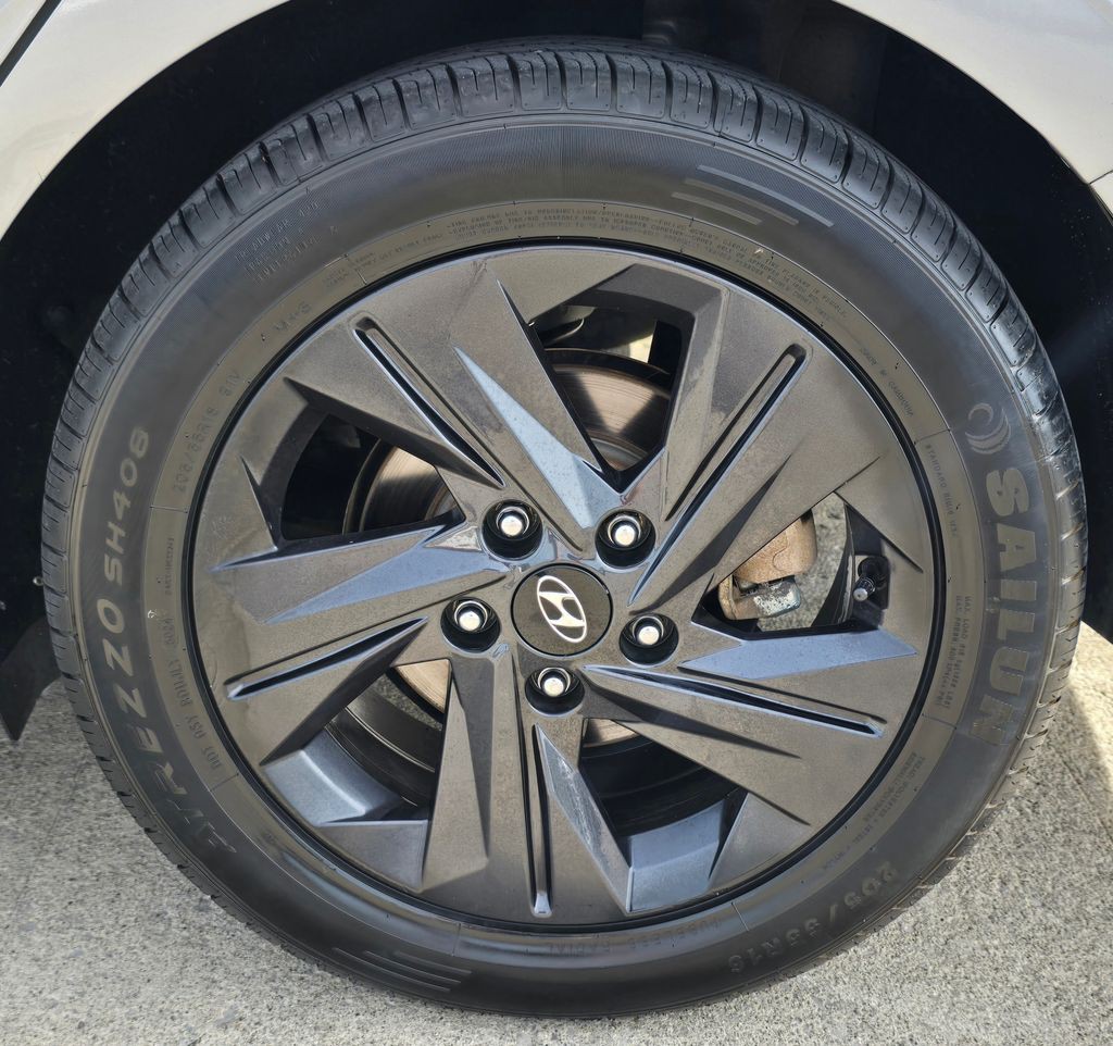 2023 Hyundai Elantra Image 12