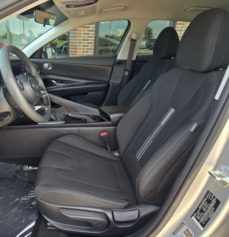 2023 Hyundai Elantra Image 16