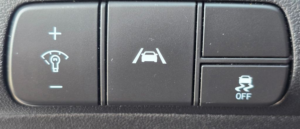 2023 Hyundai Elantra Image 18