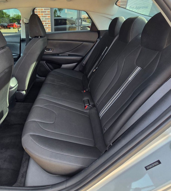2023 Hyundai Elantra Image 31