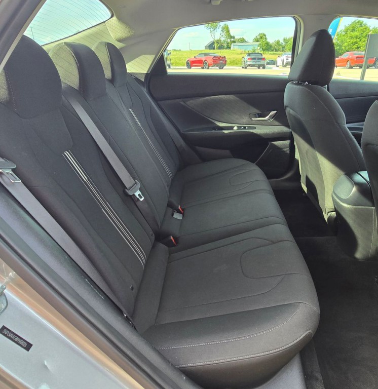 2023 Hyundai Elantra Image 37